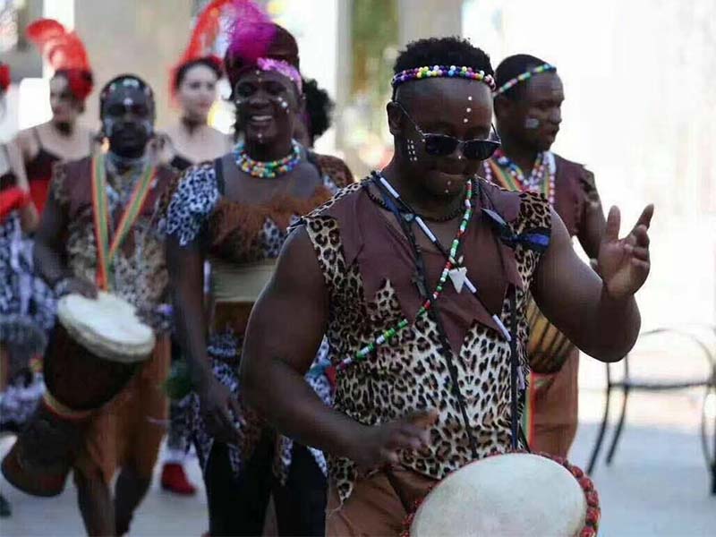 非洲手鼓表演